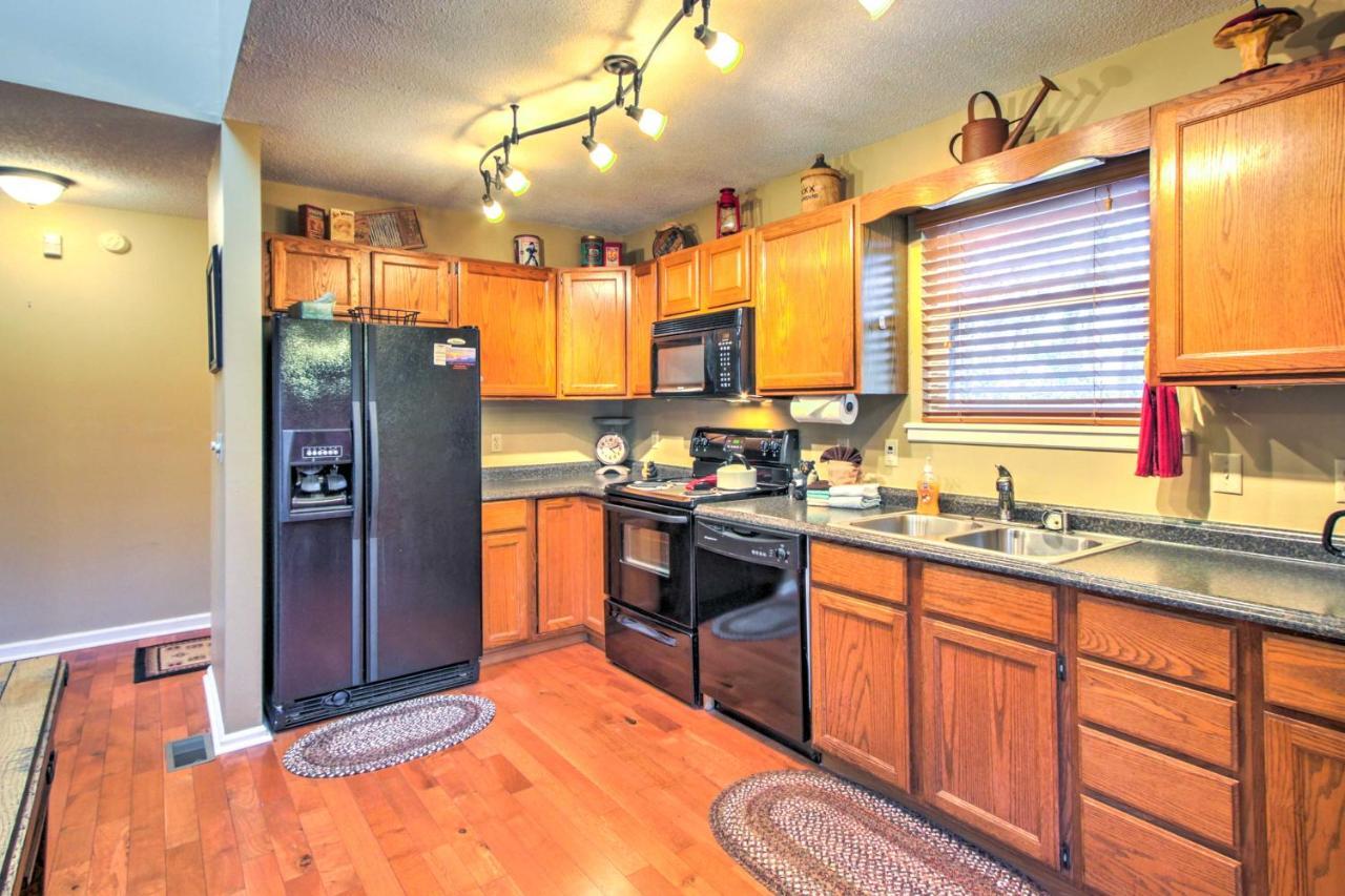 Вилла Tree Top Dream Cabin With Hot Tub In Gatlinburg! Экстерьер фото