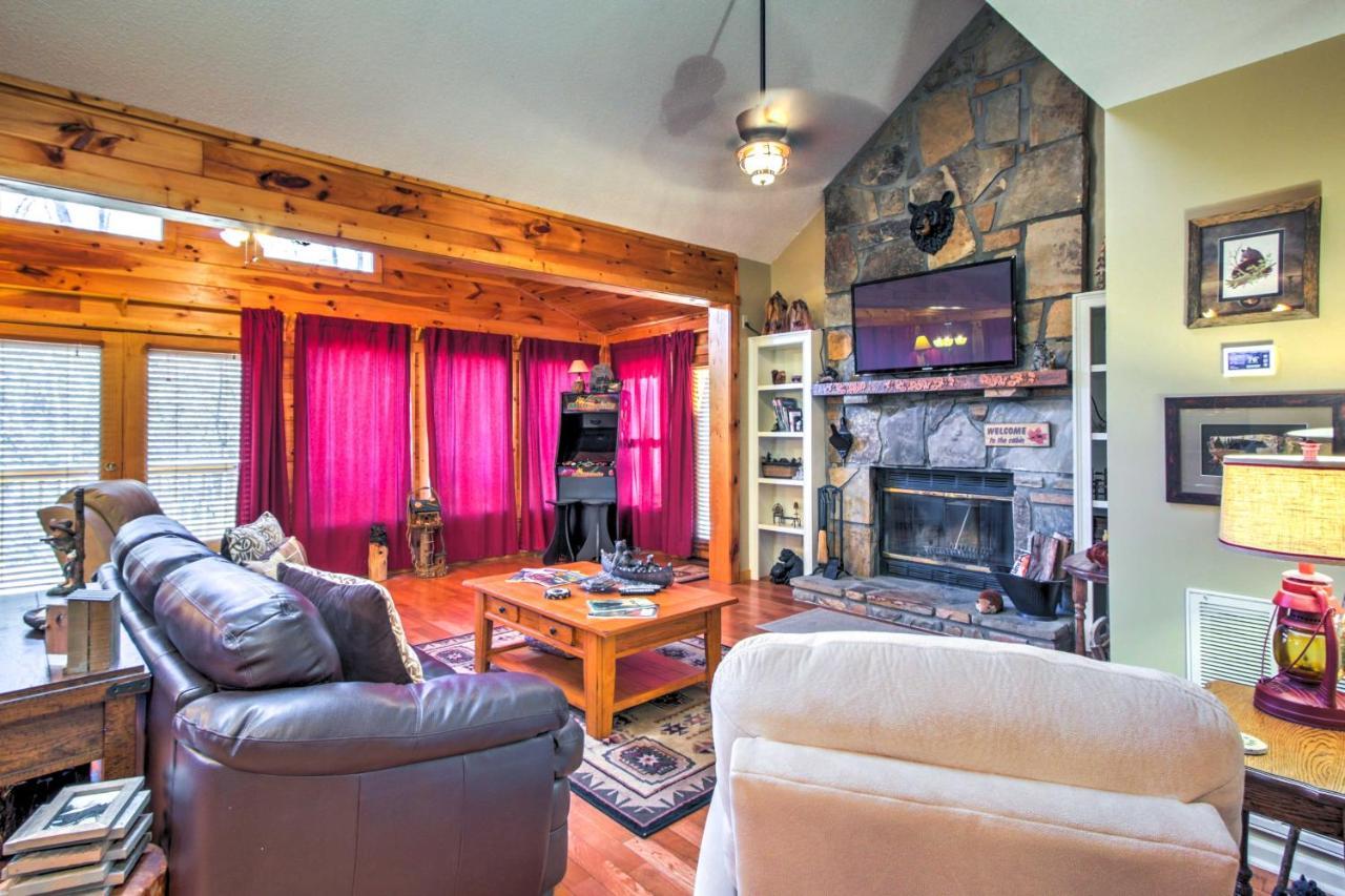 Вилла Tree Top Dream Cabin With Hot Tub In Gatlinburg! Экстерьер фото
