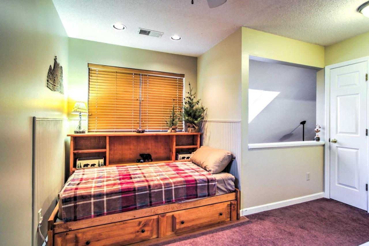 Вилла Tree Top Dream Cabin With Hot Tub In Gatlinburg! Экстерьер фото