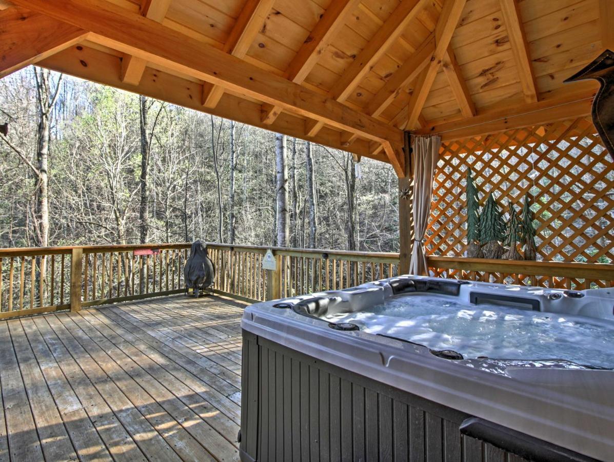 Вилла Tree Top Dream Cabin With Hot Tub In Gatlinburg! Экстерьер фото